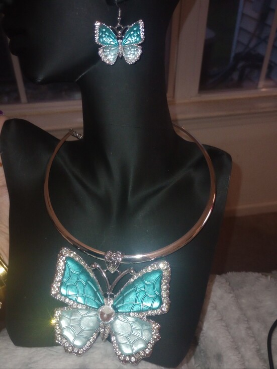 Jewelry - Blue Butterfly Statemnt Pendant Necklace and Earring Set